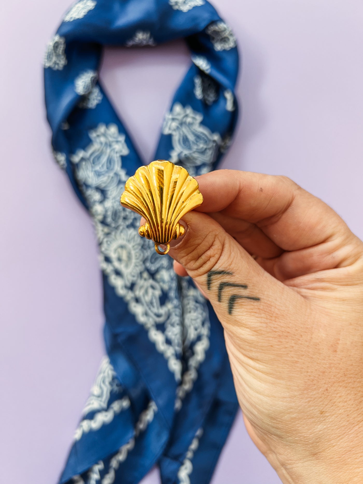 Gold Shell Bandana Slide