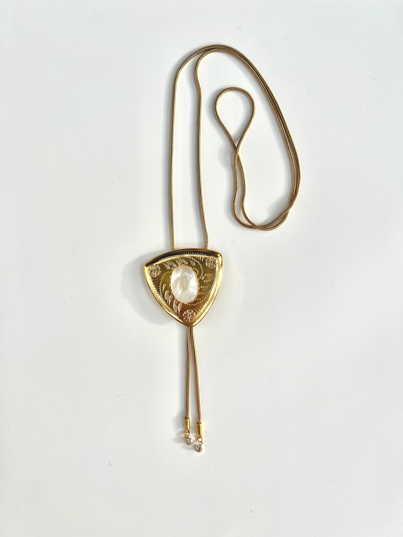 Opal Shell Bolo Tie