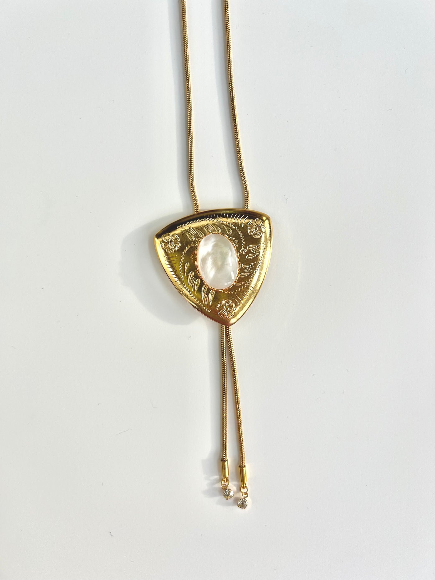 Opal Shell Bolo Tie