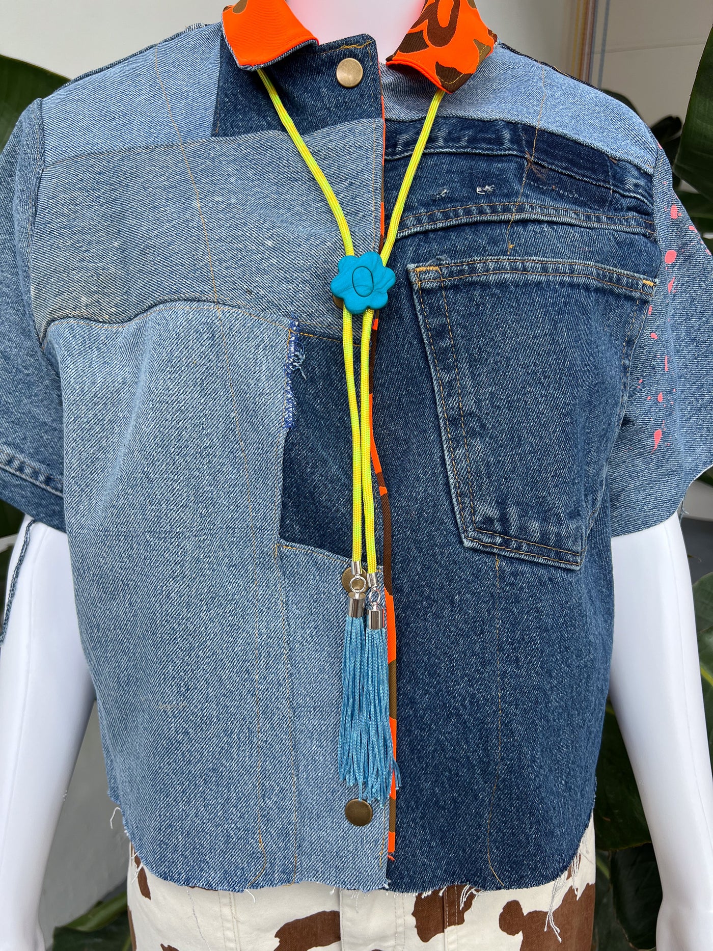 Blue Flower Chartreuse Yellow Bolo Tie