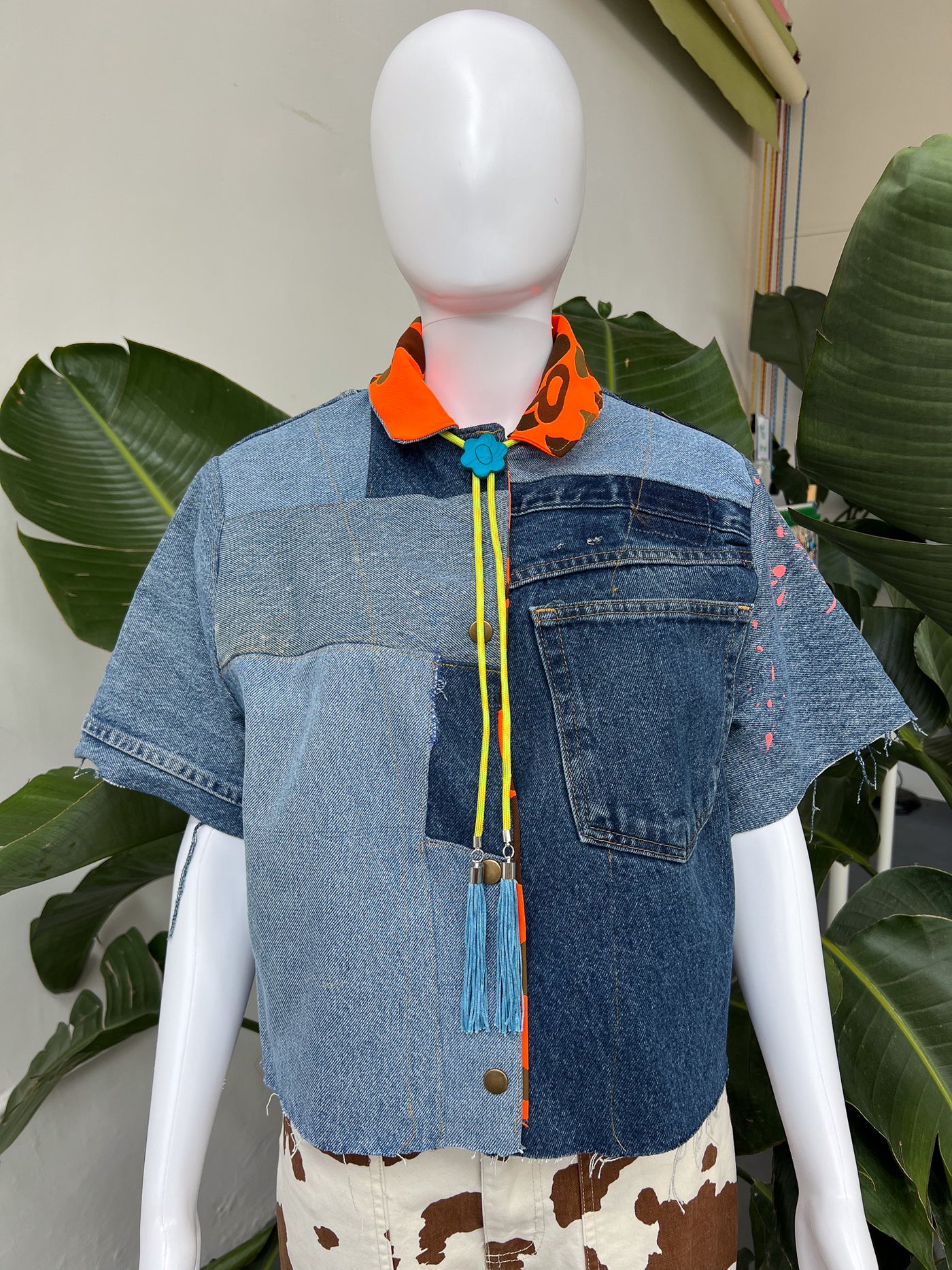 Blue Flower Chartreuse Yellow Bolo Tie