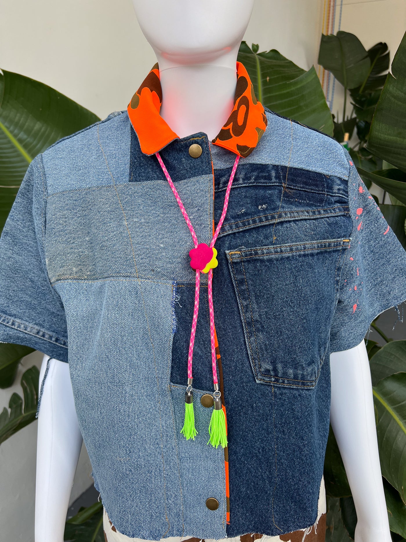 Mini Flower Pink Camo Fringe Bolo Tie