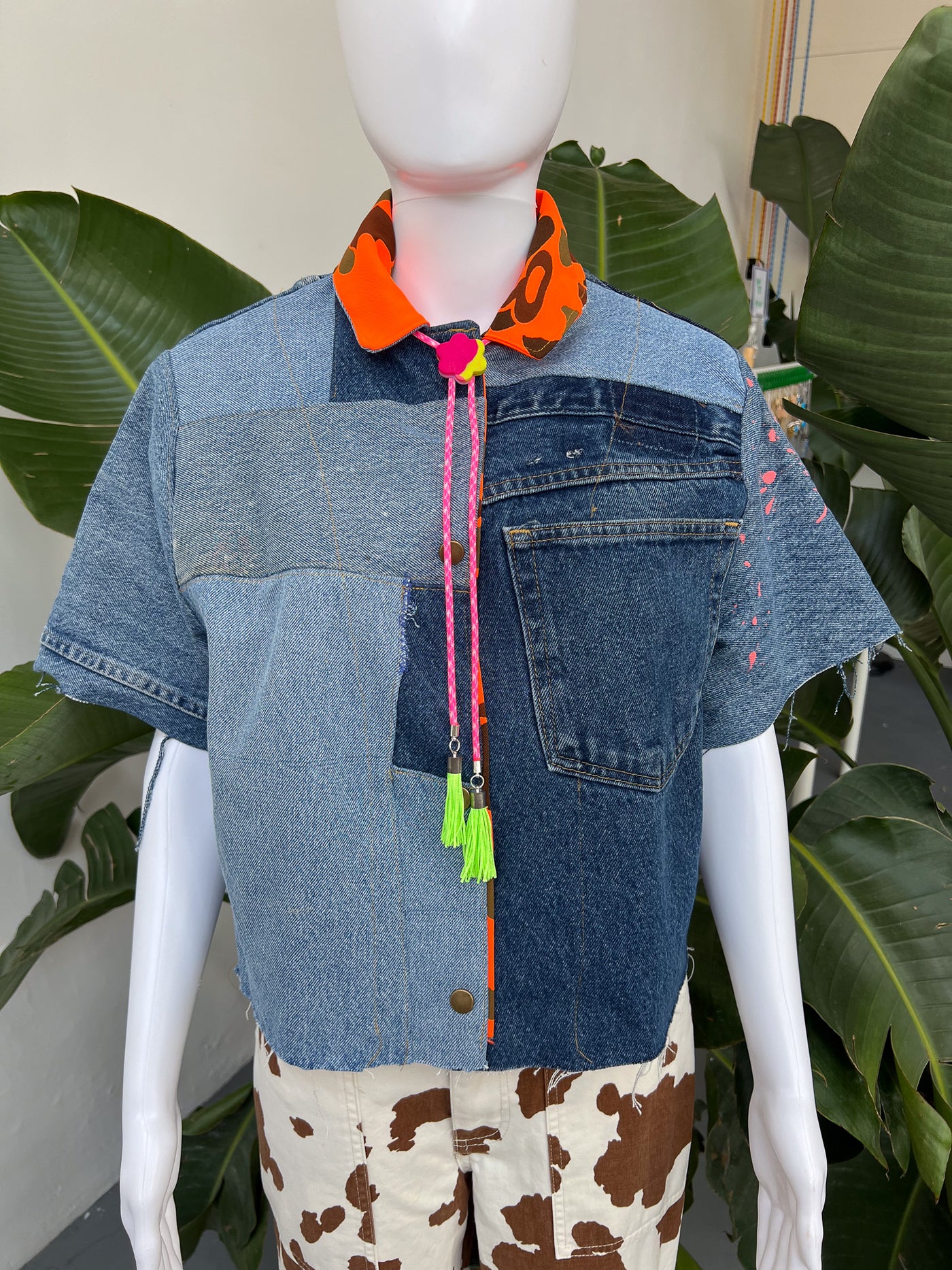 Mini Flower Pink Camo Fringe Bolo Tie