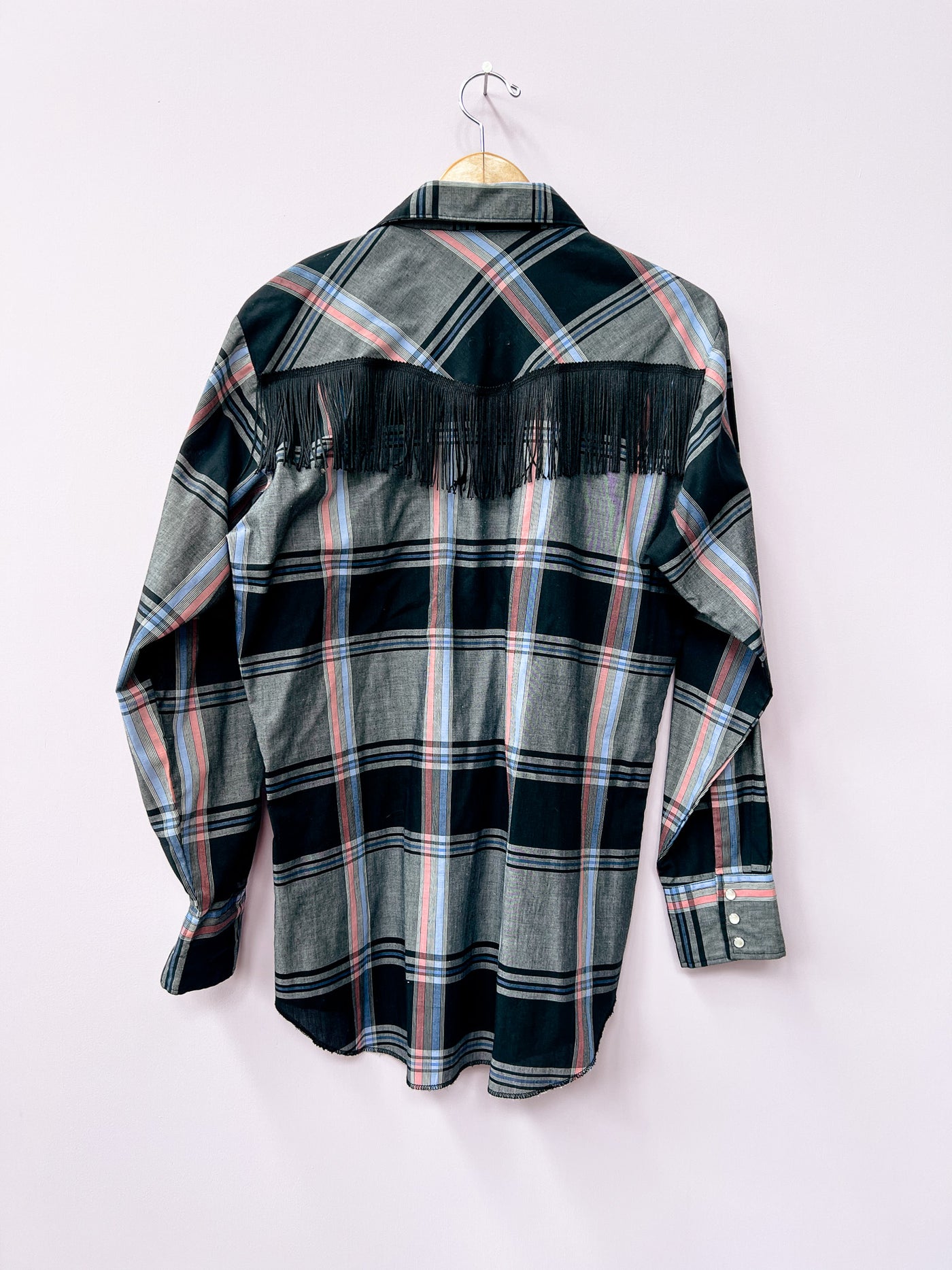 Plaid Fringe Pearl Snap Size M