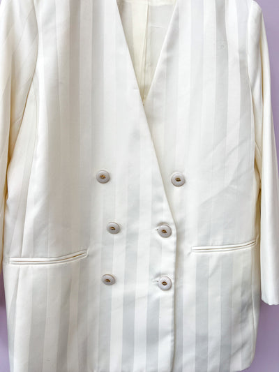 Two Tone White Blazer and Skirt Set -18W/1X