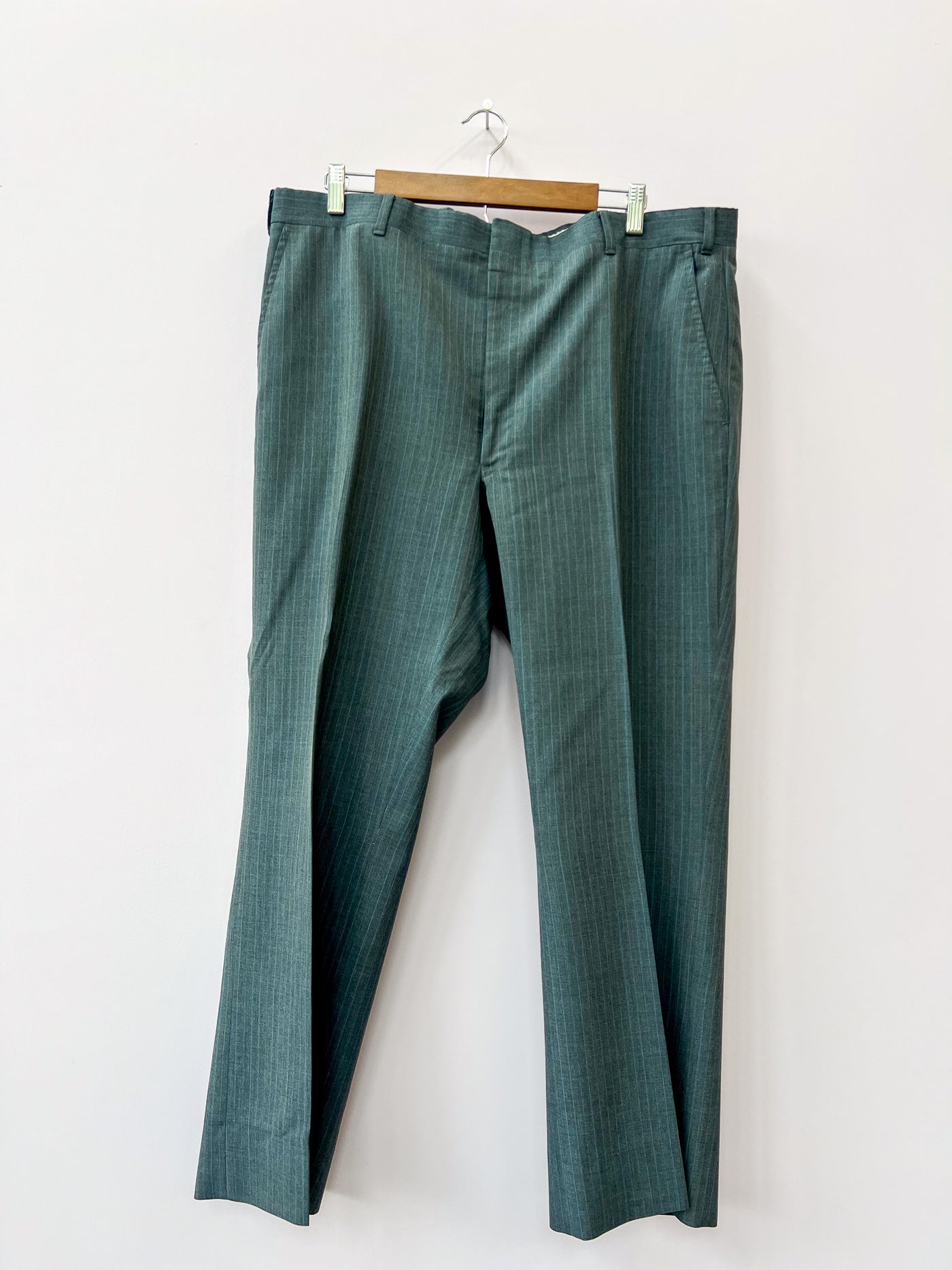 Grey/Blue Pinstripe Suit 46R/40